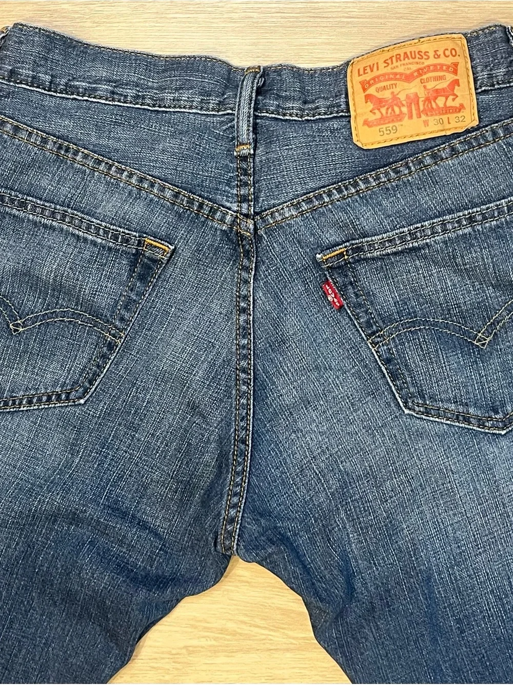 Levi's 559 Relaxed Straight Jeans Men's 30x32 Medium Wash Blue EUC